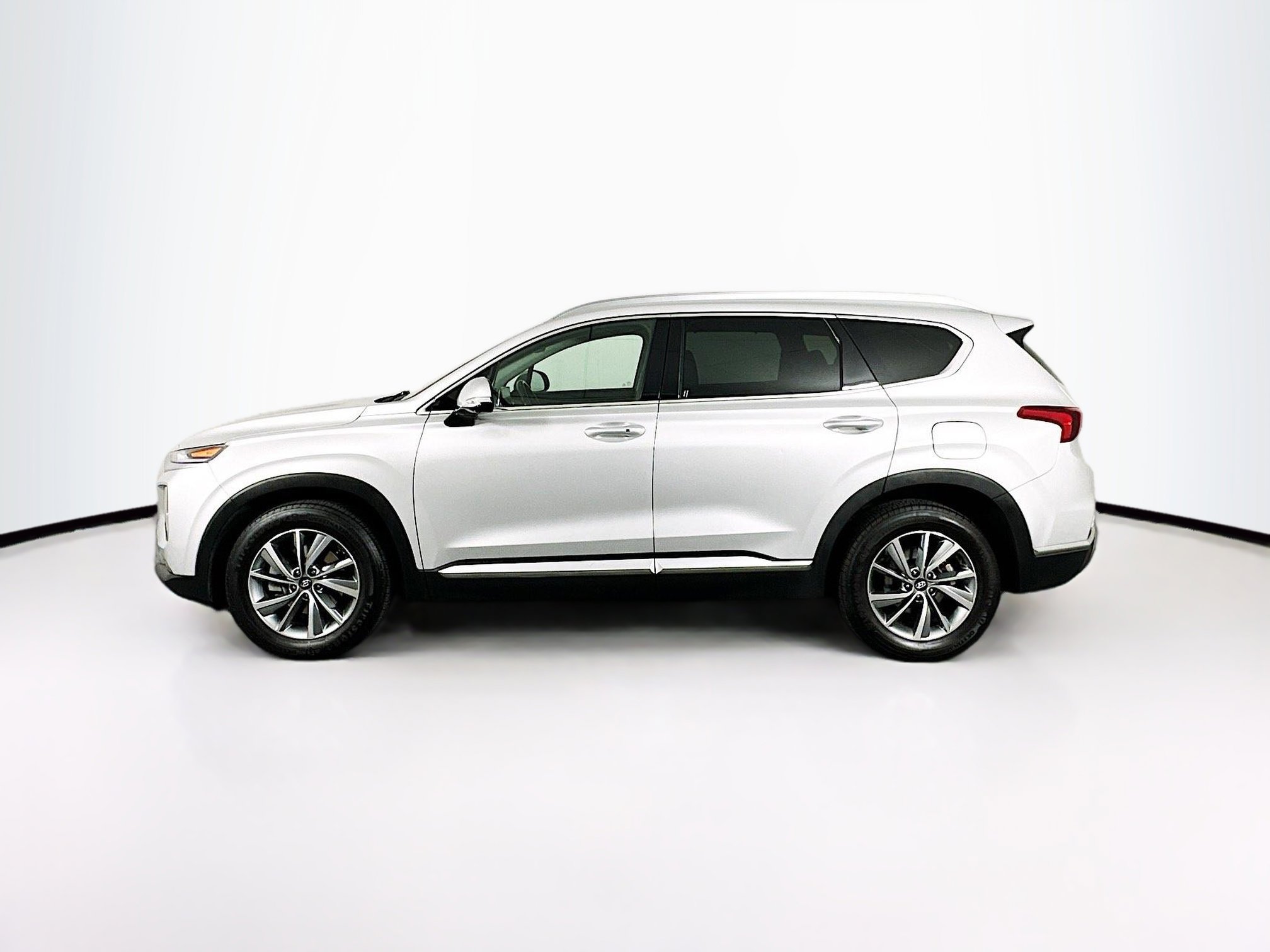 Used 2019 Hyundai Santa Fe AWD image 4