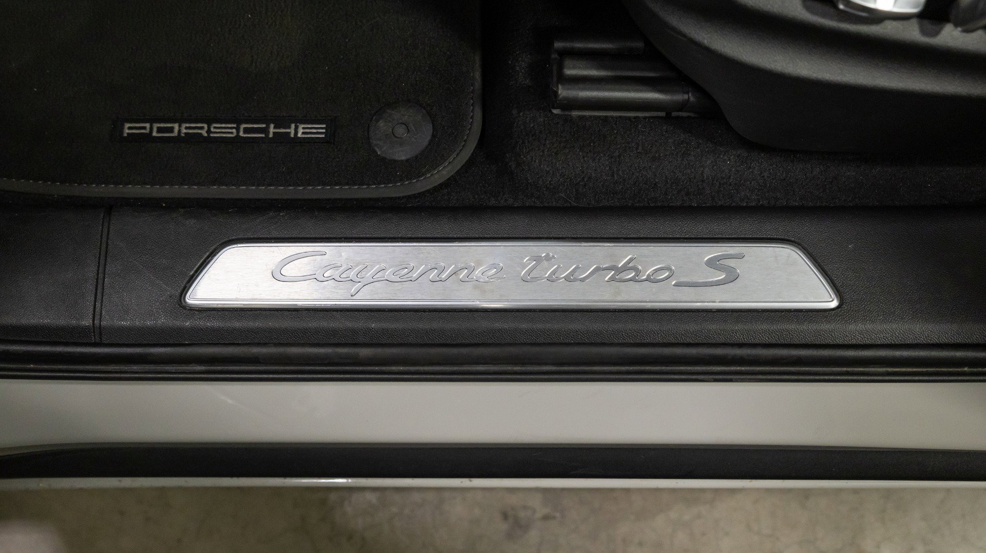 Used 2021 Porsche Cayenne Turbo S image 45