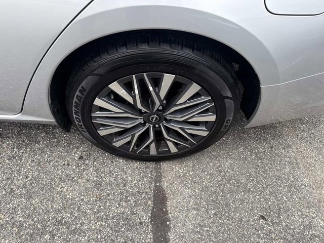 Used 2024 Nissan Altima 2.5 SV image 15