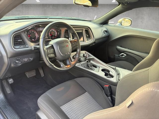 Used 2022 Dodge Challenger R/T w/ Blacktop Package image 20