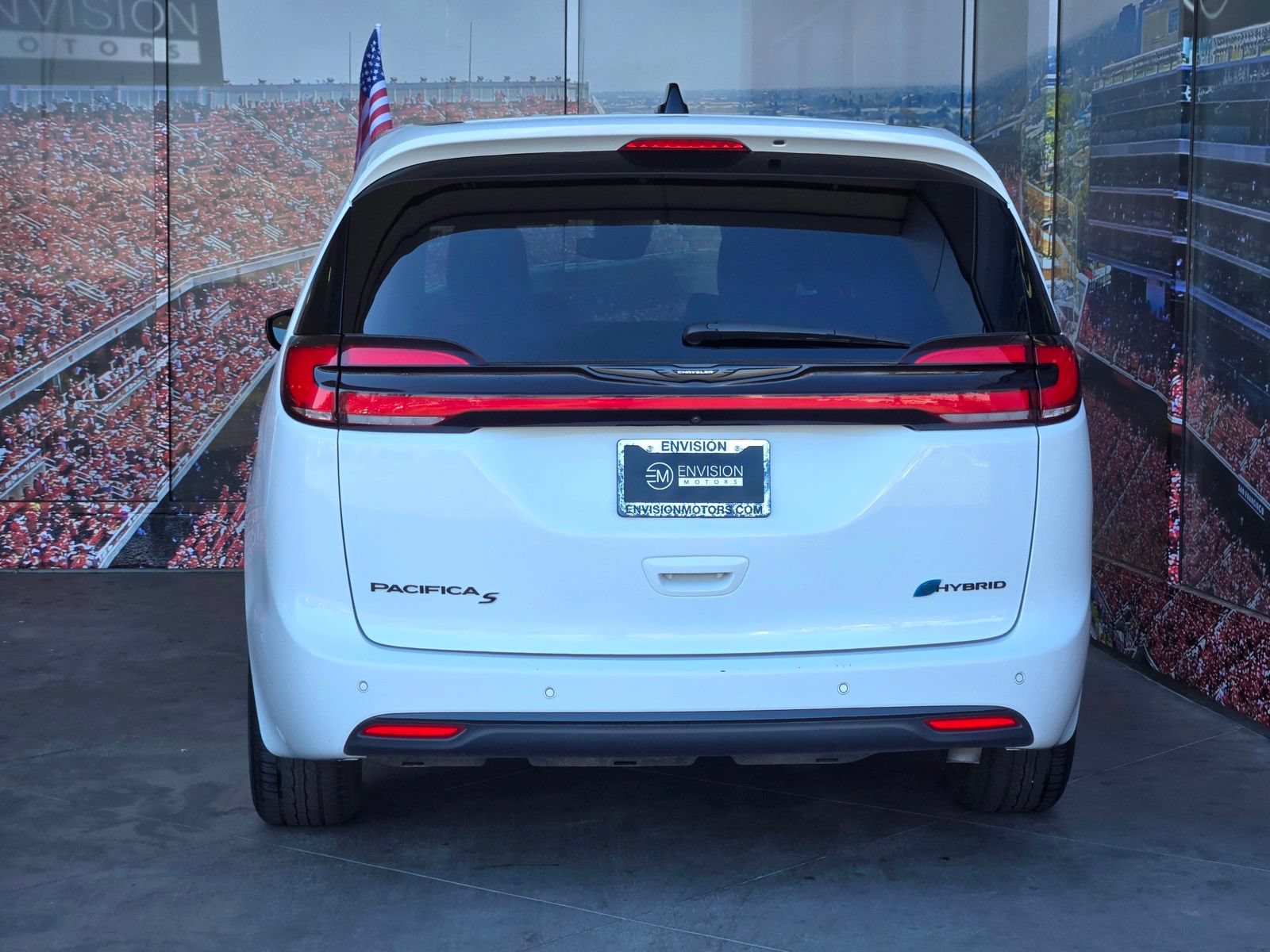 Used 2024 Chrysler Pacifica Limited FWD image 7
