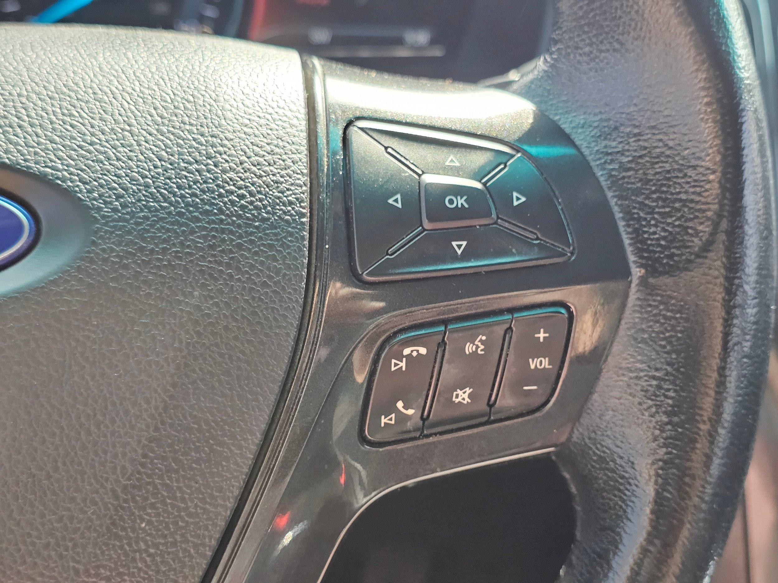 Used 2016 Ford Explorer XLT w/ Equipment Group 201A AWD/4WD image 28