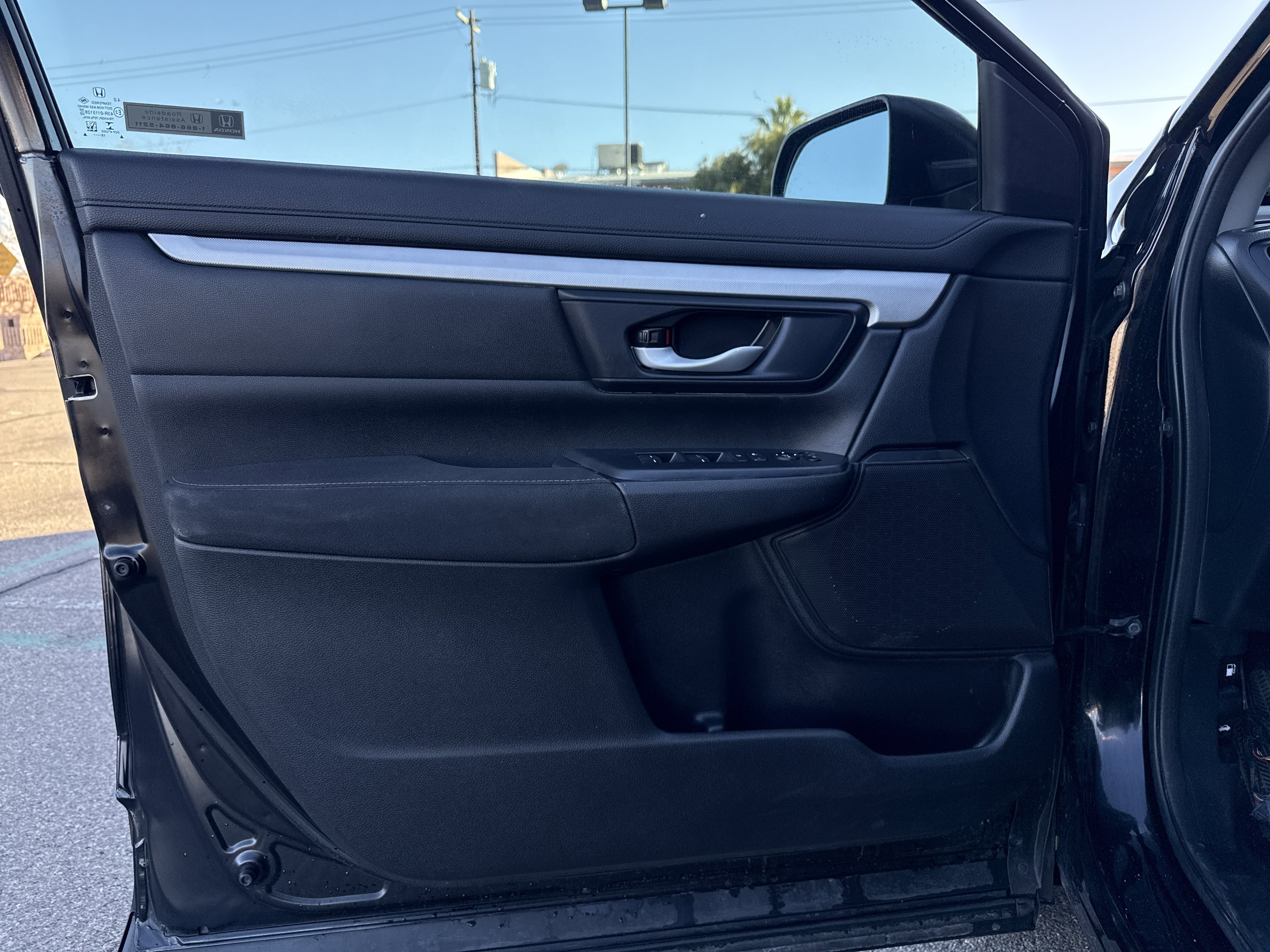 Used 2019 Honda CR-V LX image 9