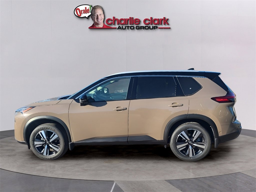 Used 2024 Nissan Rogue SL w/ SL Premium Package image 3