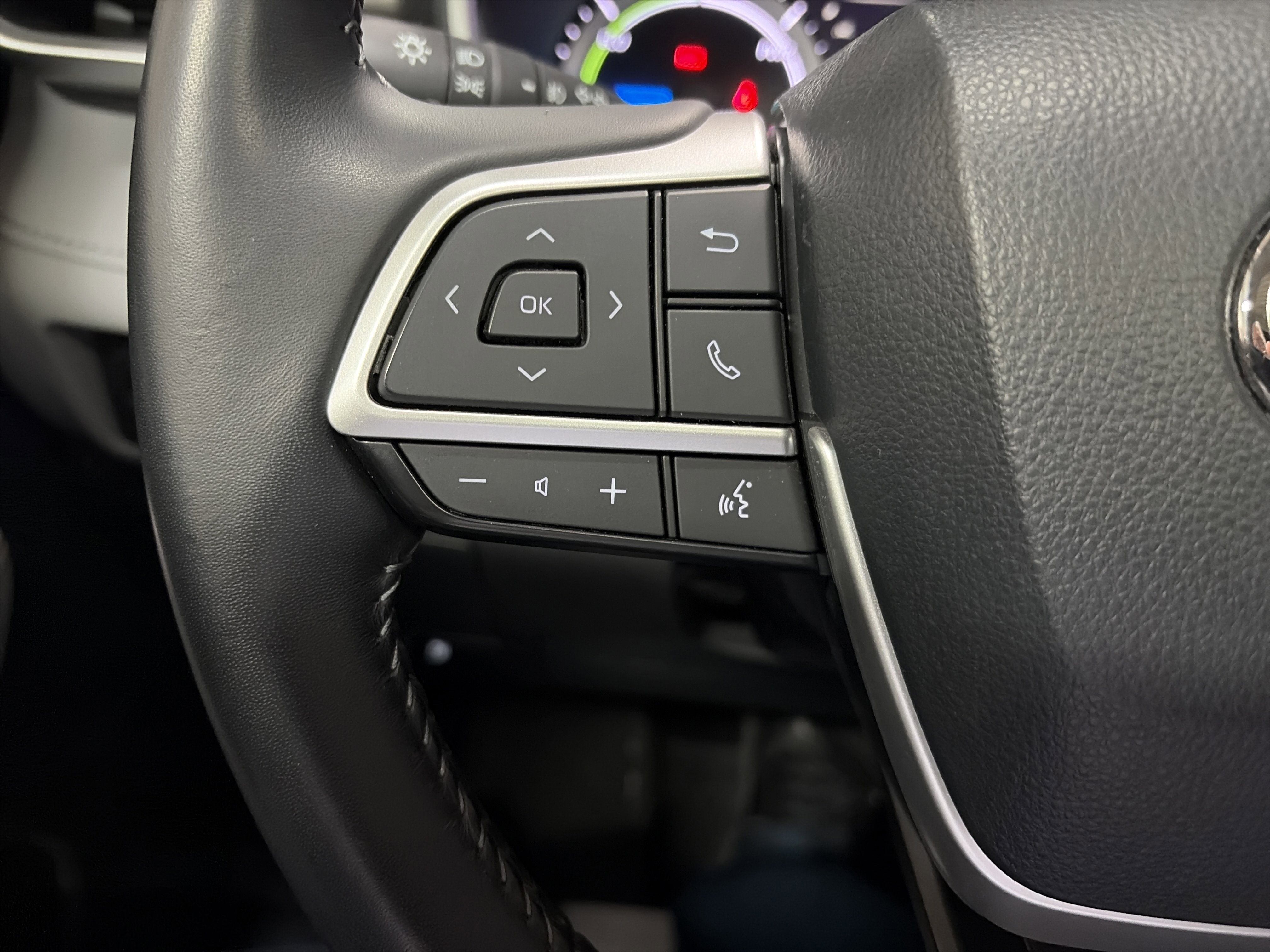 Used 2023 Toyota Highlander XLE image 16