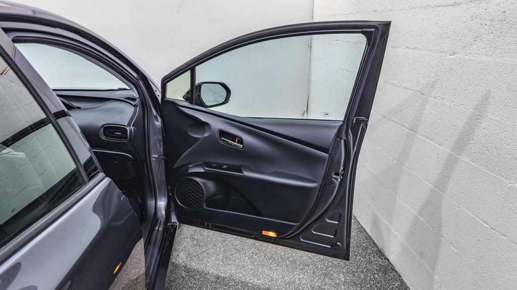 Used 2017 Toyota Prius Prime Premium image 19