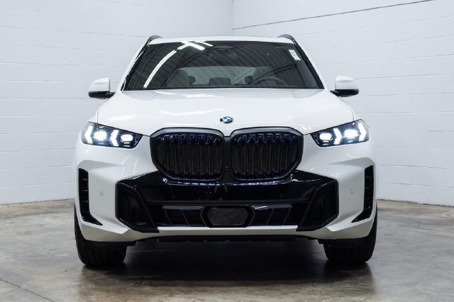 Certified 2026 BMW X5 xDrive40i w/ M Sport Package AWD/4WD image 5