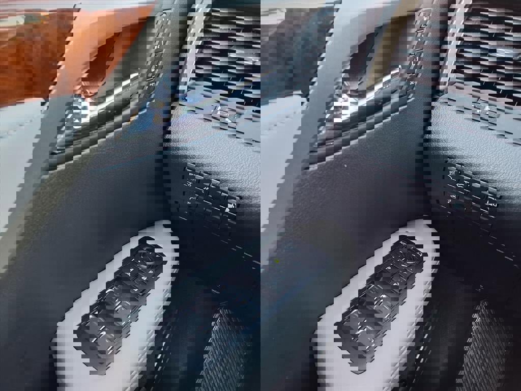 Used 2019 Lexus RX 450hL Premium w/ Premium Package image 22