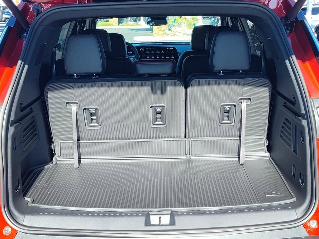 New 2026 Chevrolet Traverse Z71 w/ LPO, Floor Liner Package image 9