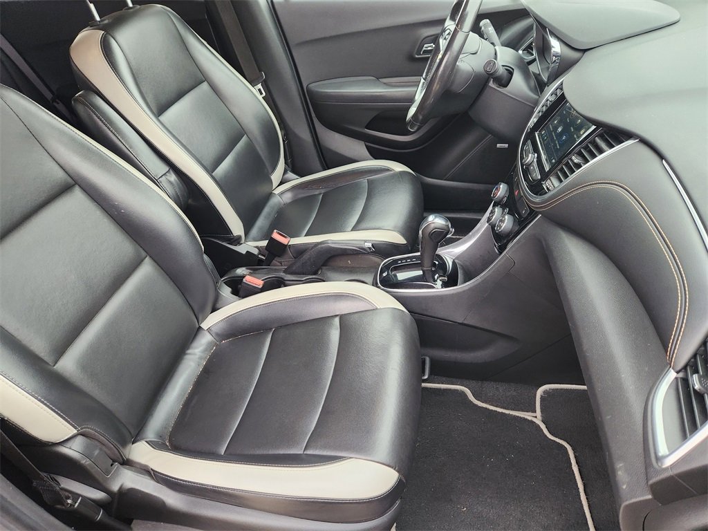 Used 2019 Chevrolet Trax Premier w/ Midnight Edition image 16