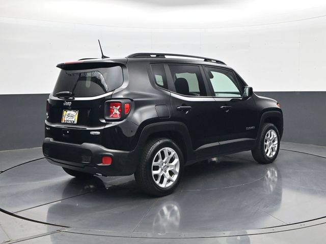 Used 2018 Jeep Renegade Latitude w/ Cold Weather Group AWD/4WD image 5