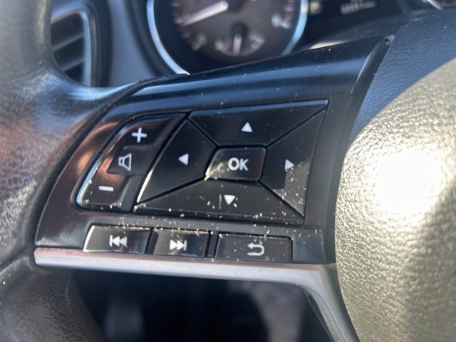 Used 2017 Nissan Rogue S AWD/4WD image 30