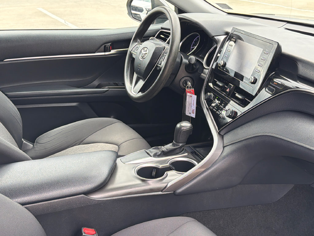 Used 2021 Toyota Camry LE FWD image 8
