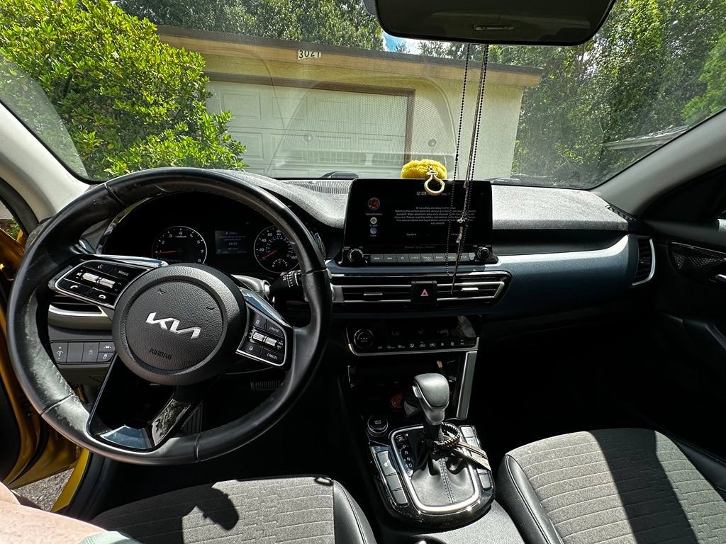 Certified 2022 Kia Seltos Nightfall Edition AWD/4WD image 8