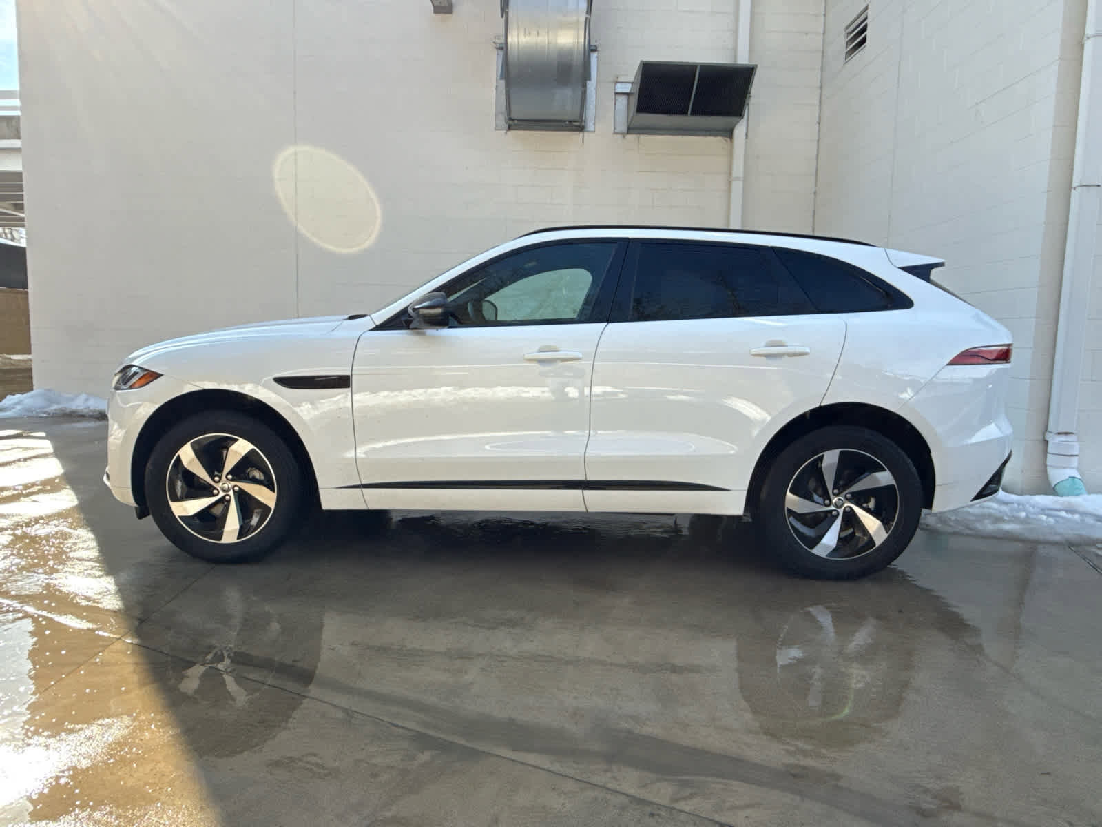 Certified 2025 Jaguar F-PACE R-Dynamic S image 5