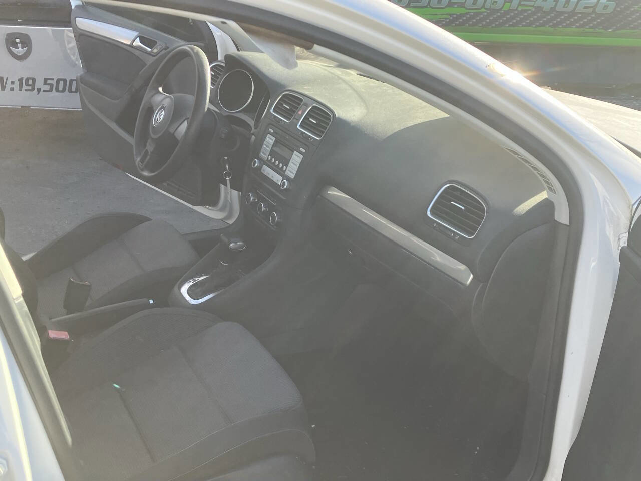 Used 2010 Volkswagen Golf 4-Door image 24