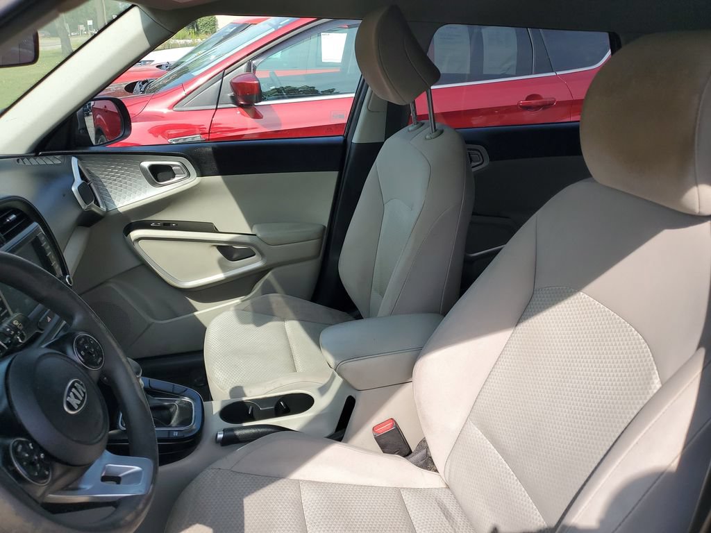Used 2020 Kia Soul LX FWD image 7