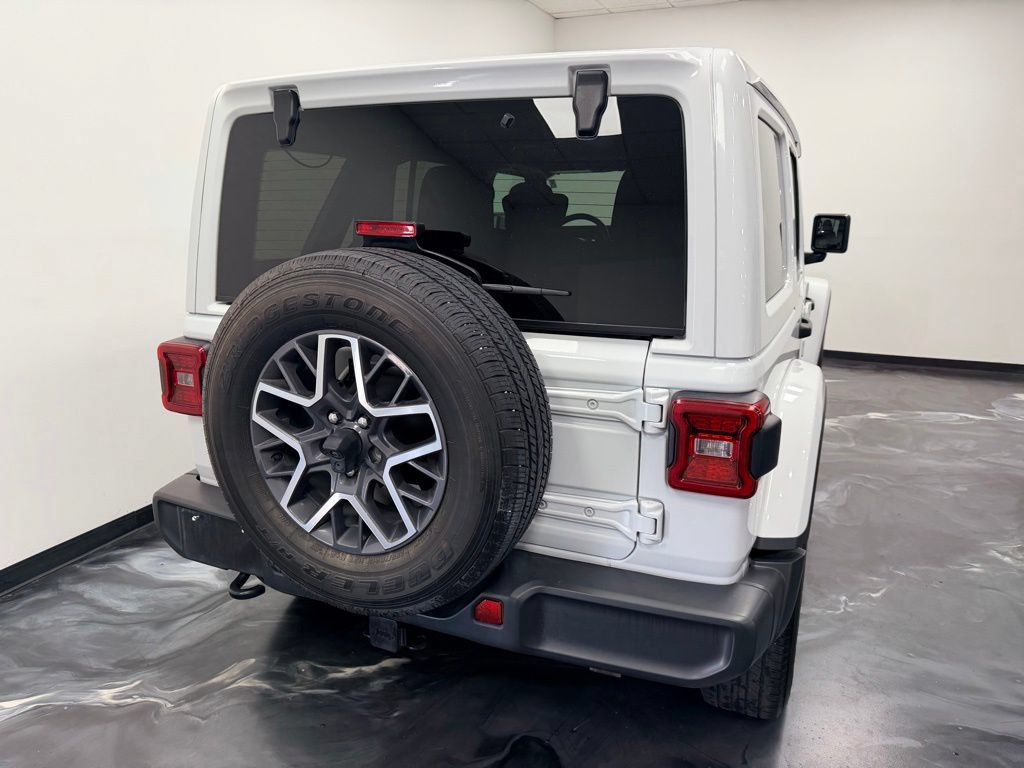 Used 2024 Jeep Wrangler Unlimited Sahara AWD/4WD image 6