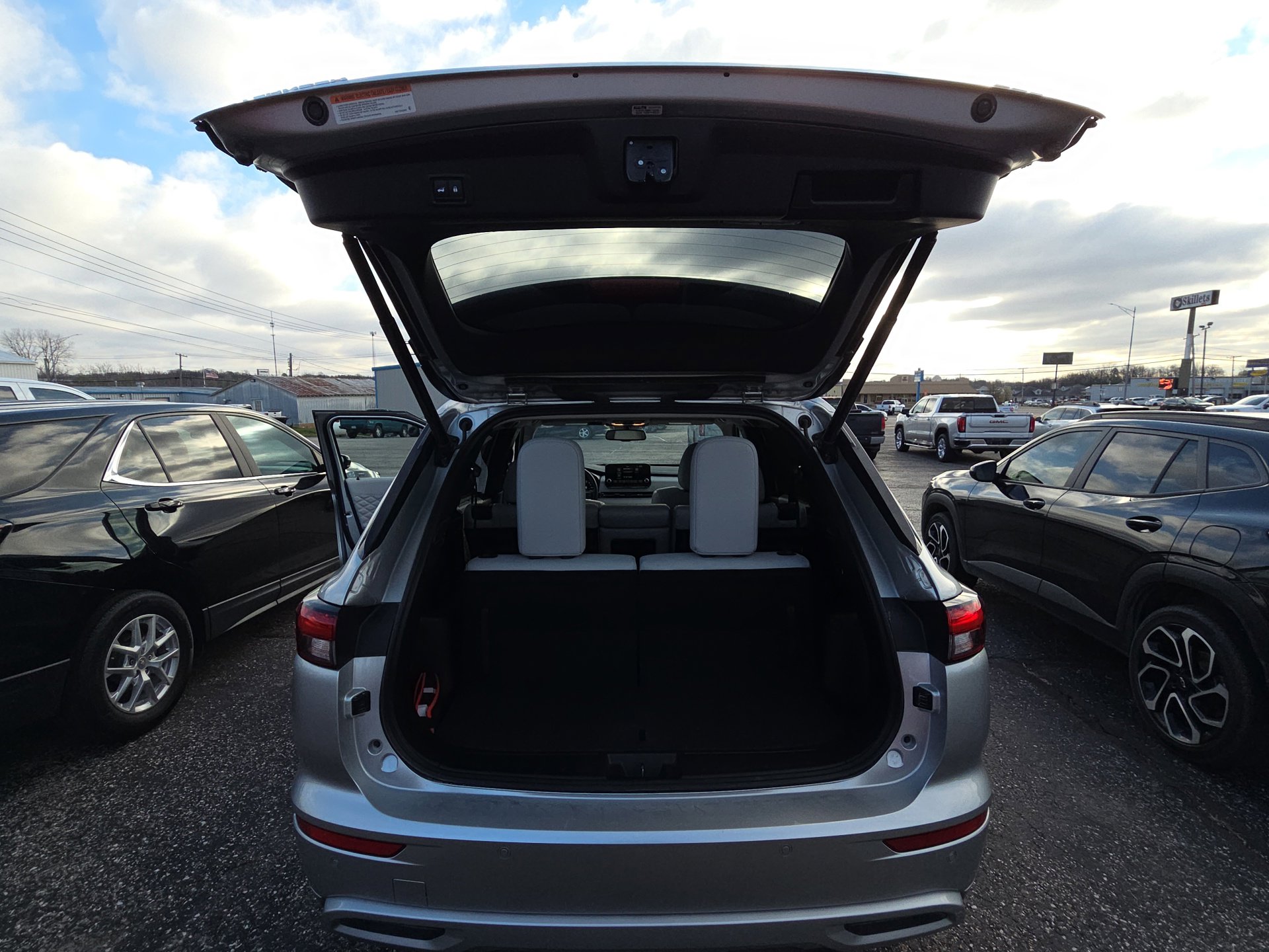 Used 2024 Mitsubishi Outlander SEL image 15