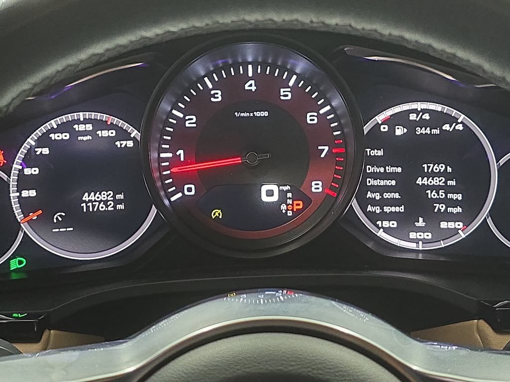 Used 2022 Porsche Cayenne AWD/4WD image 14