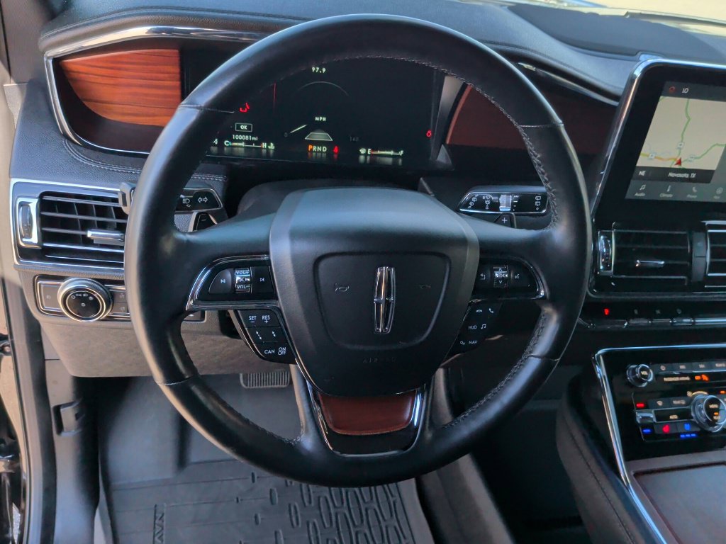 Used 2020 Lincoln Navigator Reserve w/ Luxury Package RWD image 17
