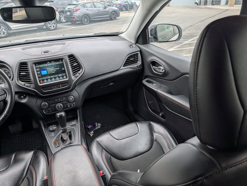 Used 2022 Jeep Cherokee Trailhawk w/ Comfort/Convenience Group image 11