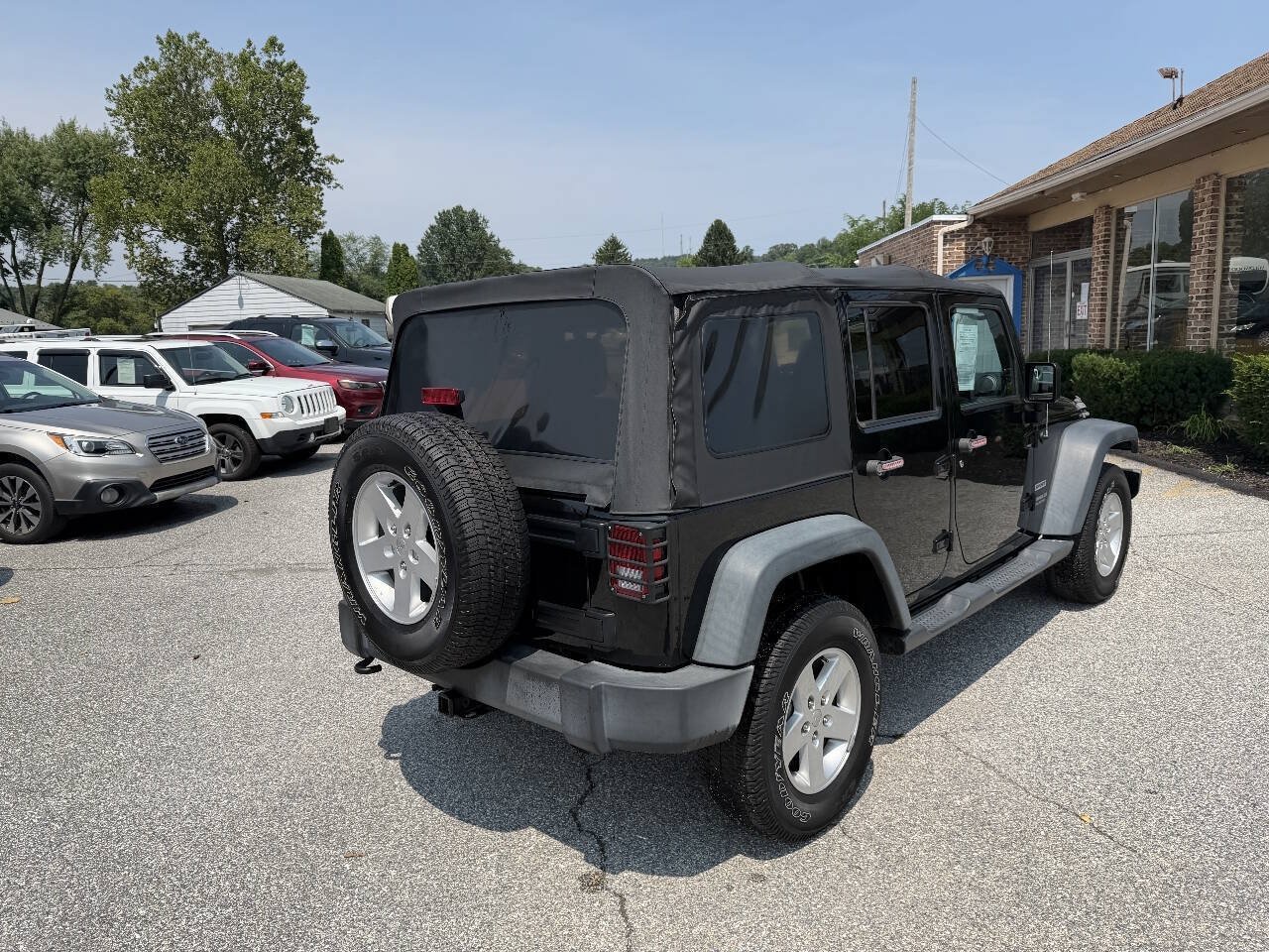 Used 2016 Jeep Wrangler Unlimited Sport w/ Quick Order Package 23S AWD/4WD image 8
