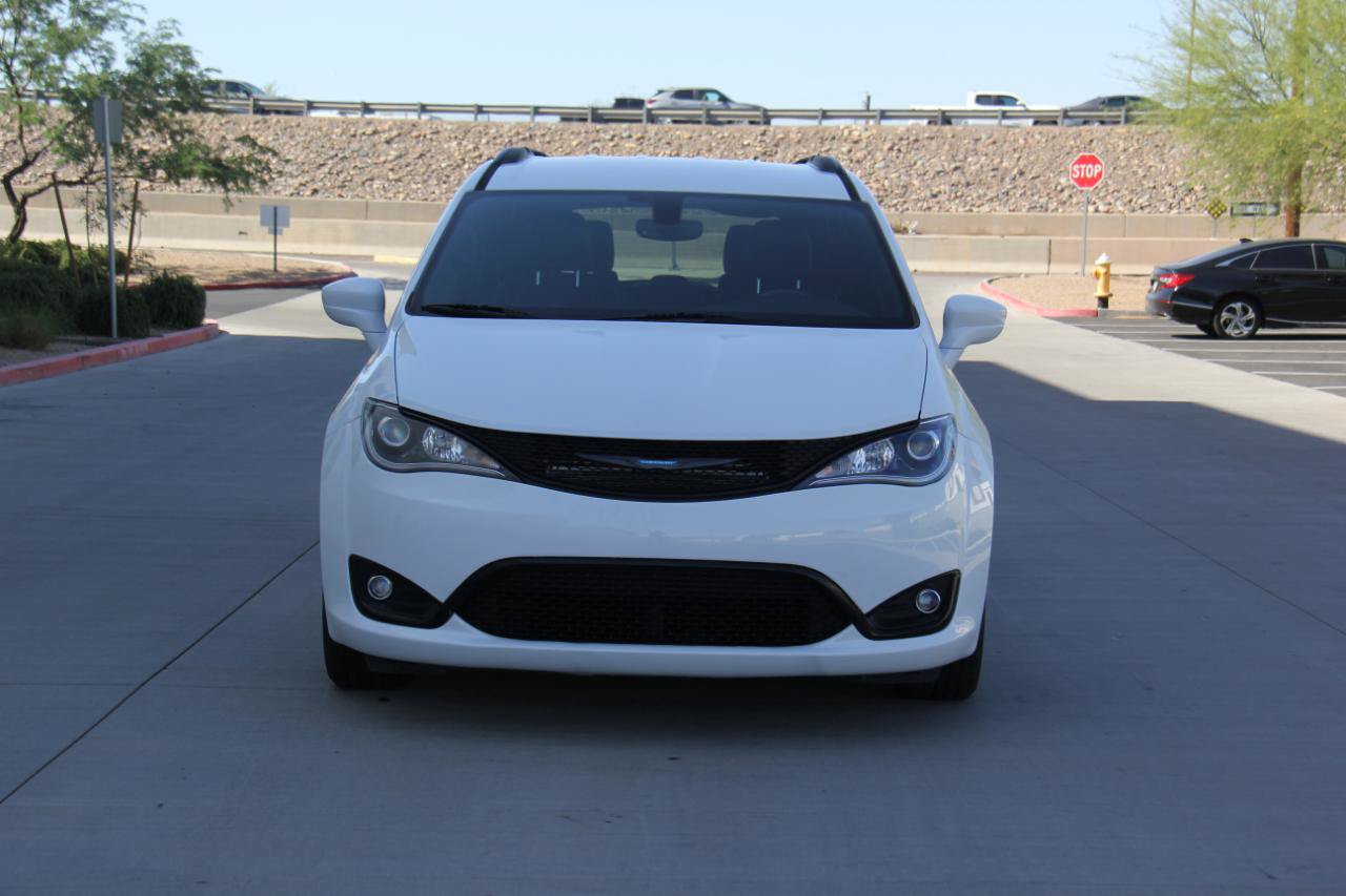 Used 2020 Chrysler Pacifica Touring-L w/ S Appearance Package FWD image 2