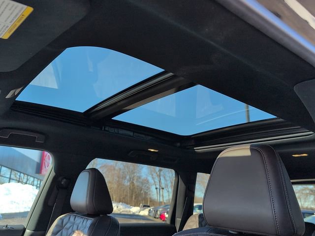 Used 2025 Nissan Armada Platinum Reserve image 15