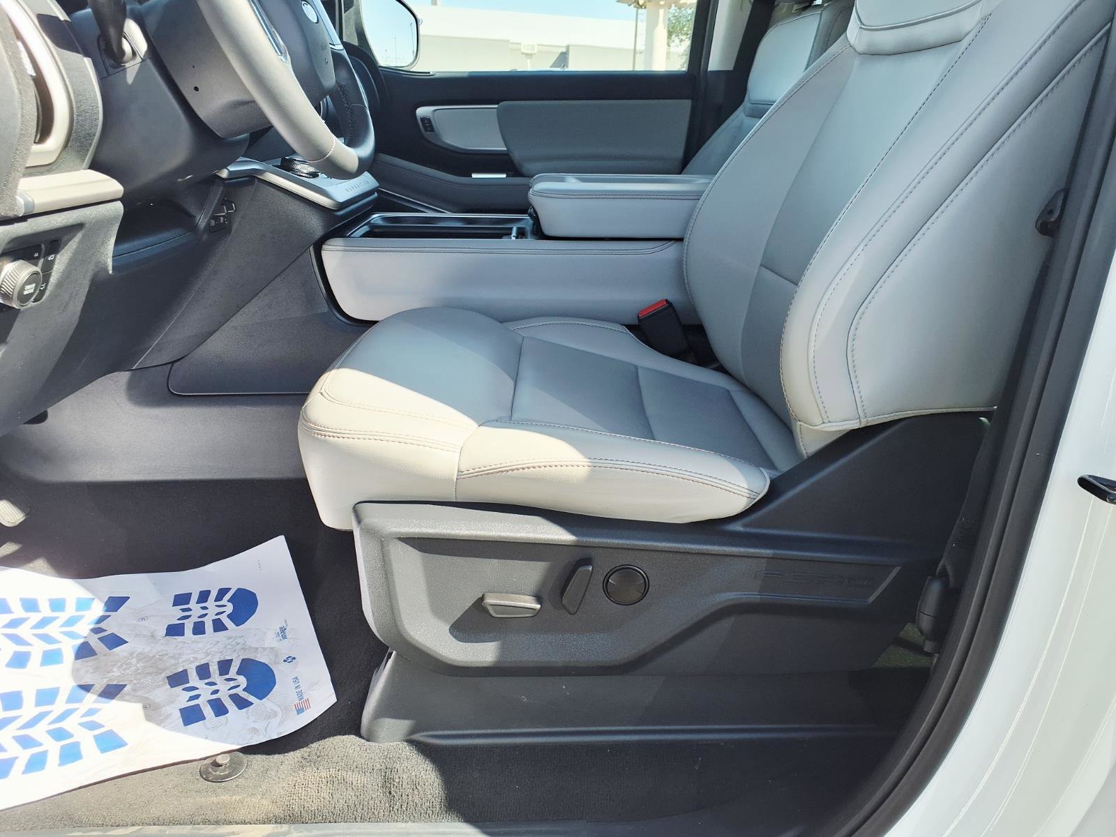 Certified 2025 Ford Expedition Active image 23