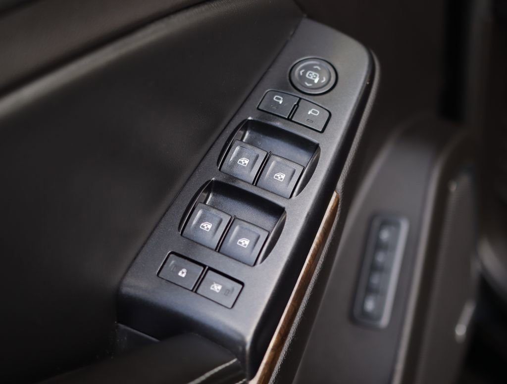 Used 2015 Chevrolet Suburban LT AWD/4WD image 26