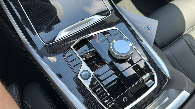 New 2026 BMW X7 M60i image 19