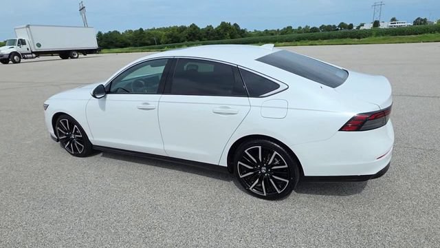Used 2024 Honda Accord Touring image 7