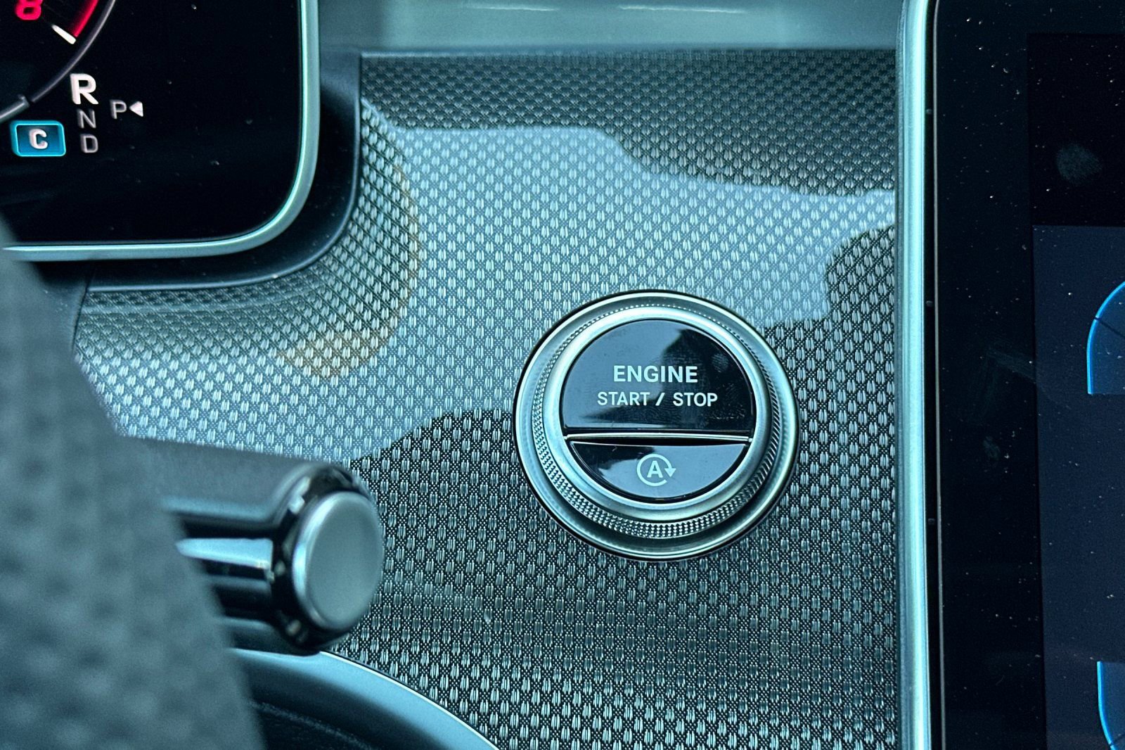 New 2025 Mercedes-Benz C 300 4MATIC Sedan image 19