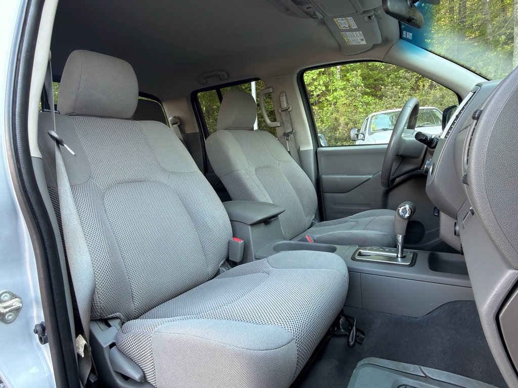 Used 2019 Nissan Frontier SV image 15