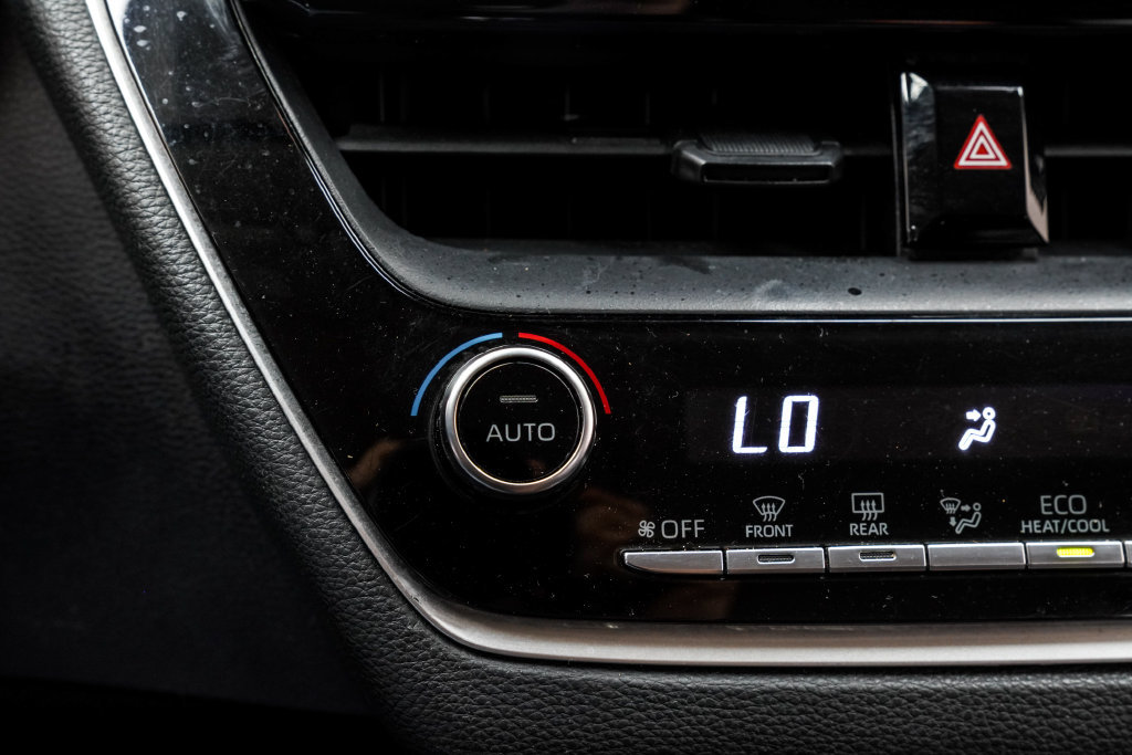 Used 2022 Toyota Corolla LE FWD image 27