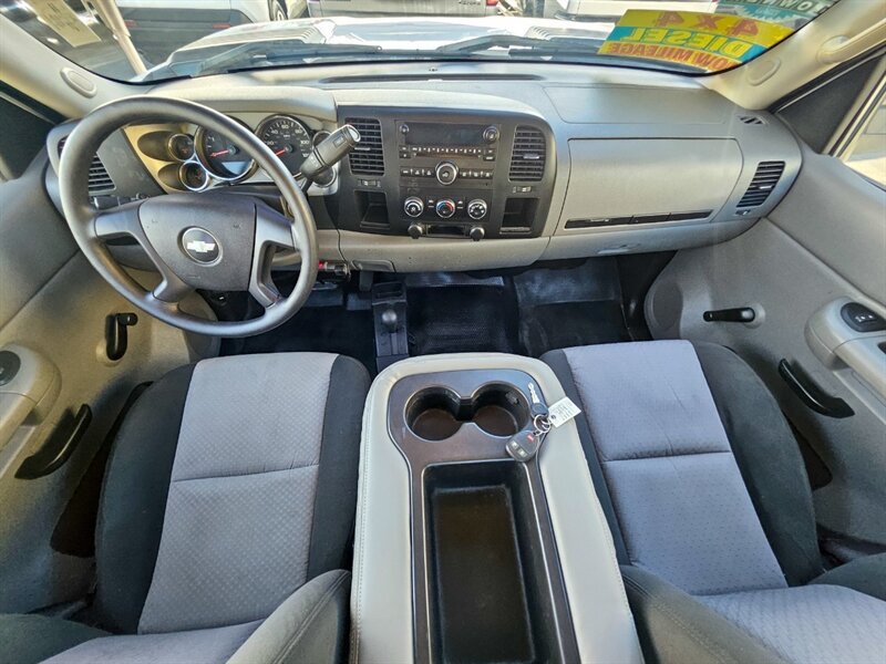 Used 2009 Chevrolet Silverado 2500 W/T AWD/4WD image 18