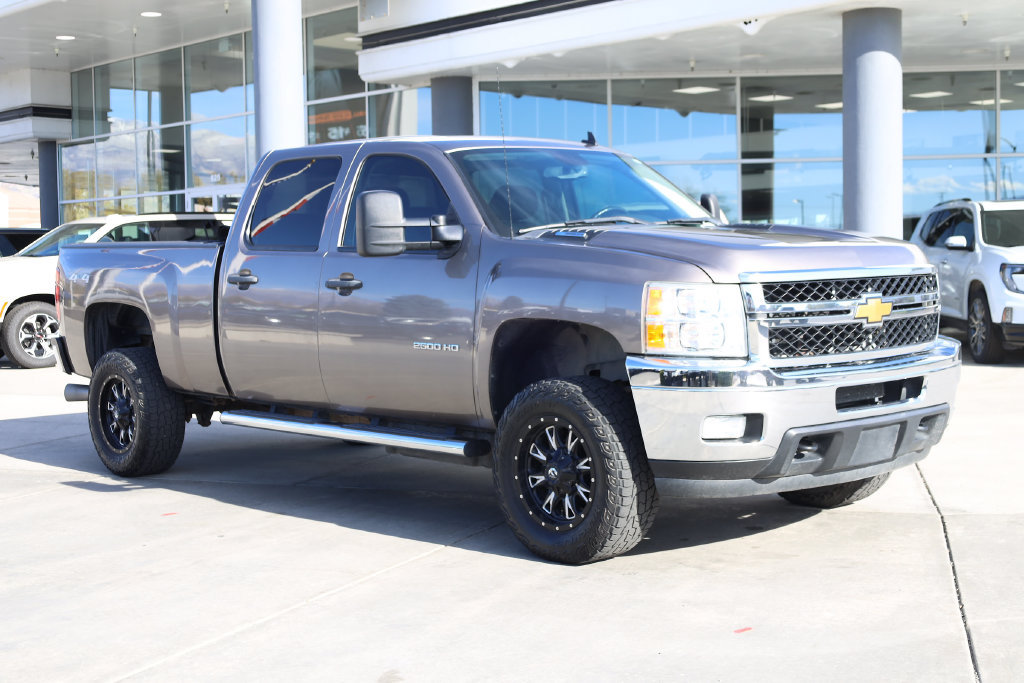 Used 2014 Chevrolet Silverado 2500 LT w/ Interior Plus Package AWD/4WD image 8