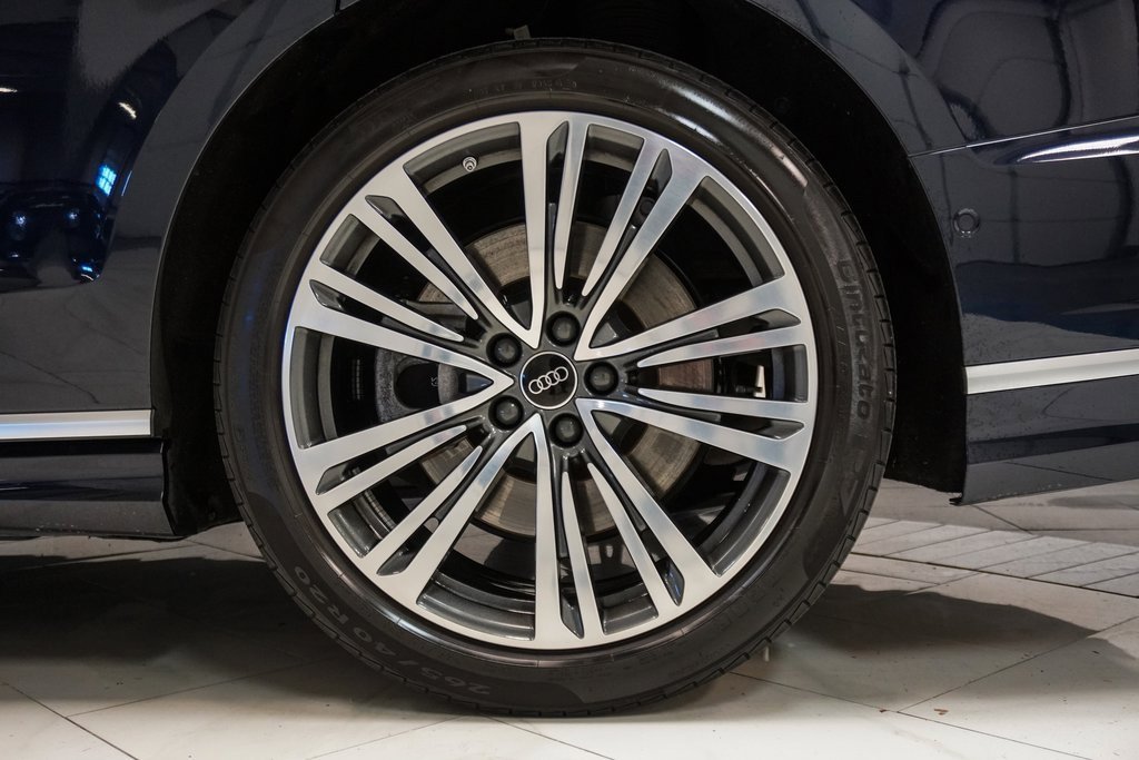 Used 2022 Audi A8 L 3.0T w/ Luxury Package image 11