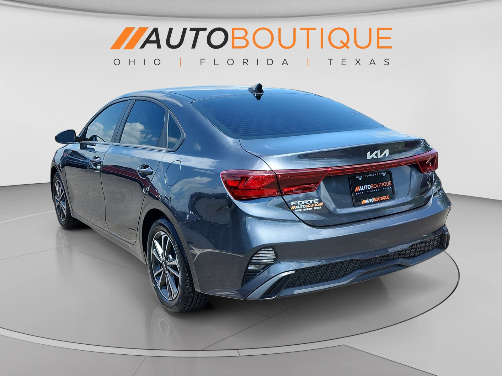 Used 2023 Kia Forte LXS FWD image 3