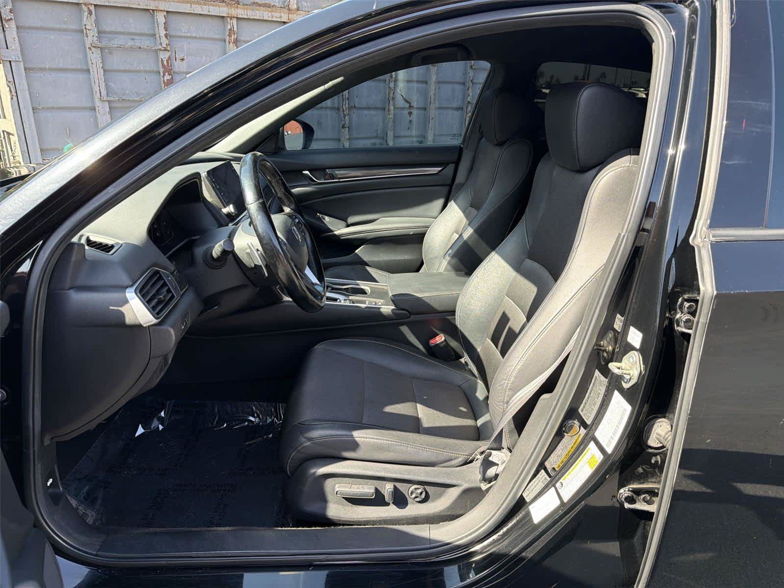 Used 2019 Honda Accord Sport image 12
