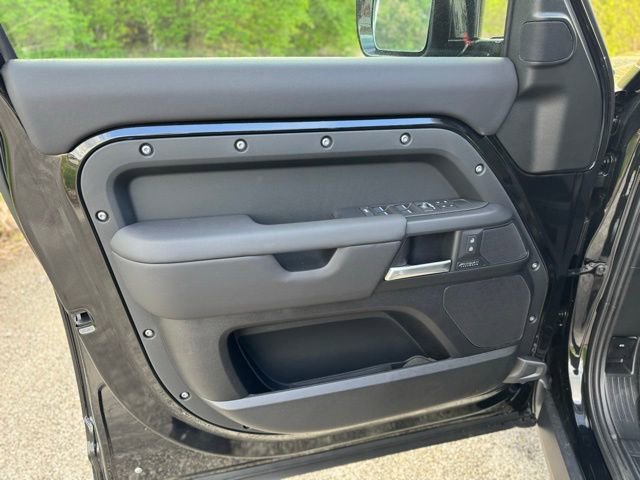 New 2026 Land Rover Defender 110 X-Dynamic SE AWD/4WD image 9