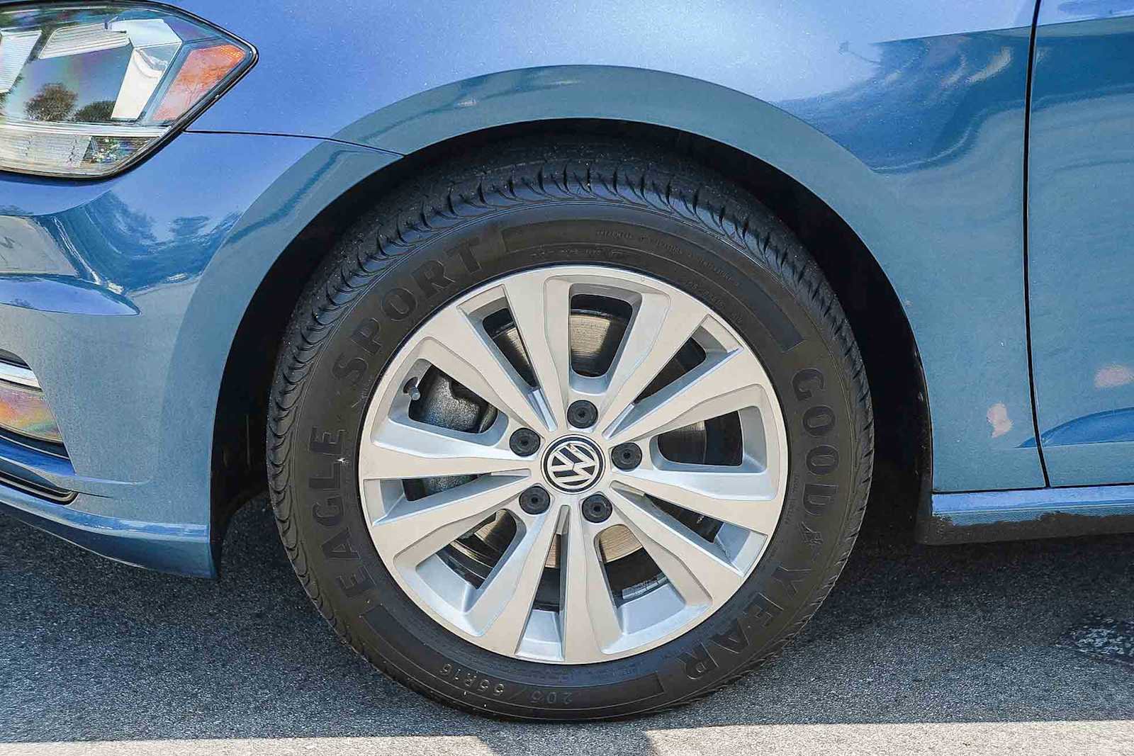Used 2018 Volkswagen Golf SE FWD image 10