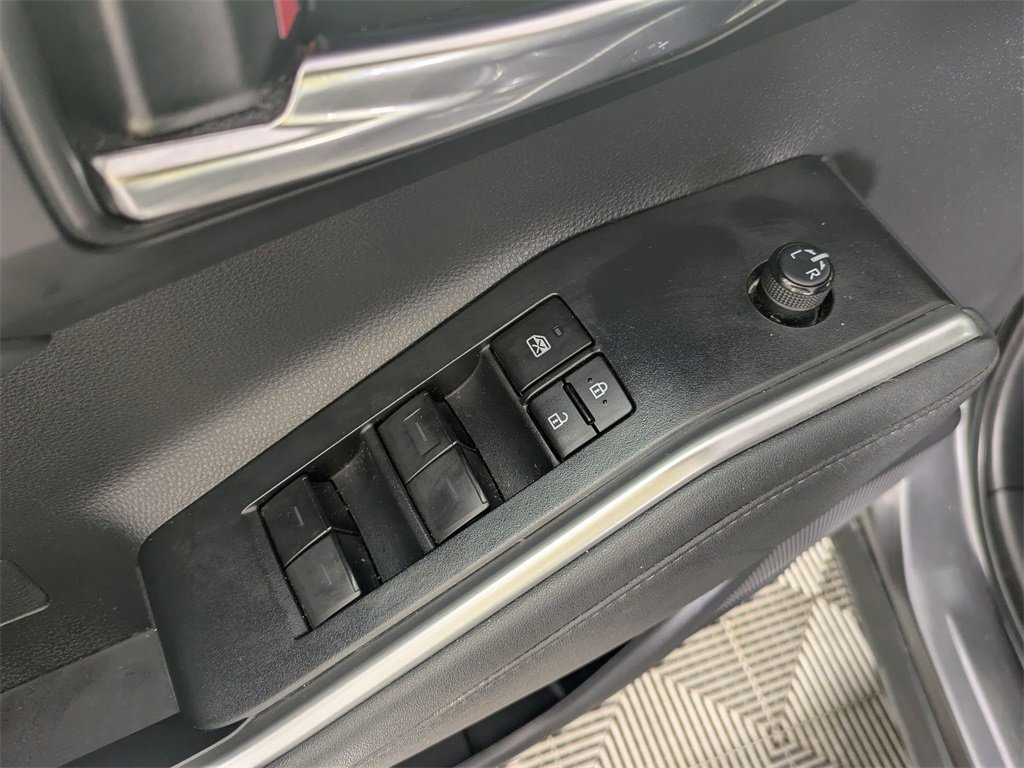 Used 2023 Toyota Highlander XLE image 13