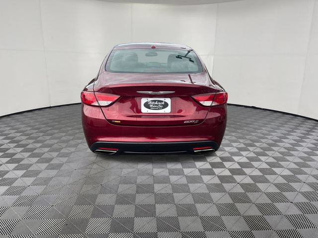 Used 2015 Chrysler 200 S FWD image 4