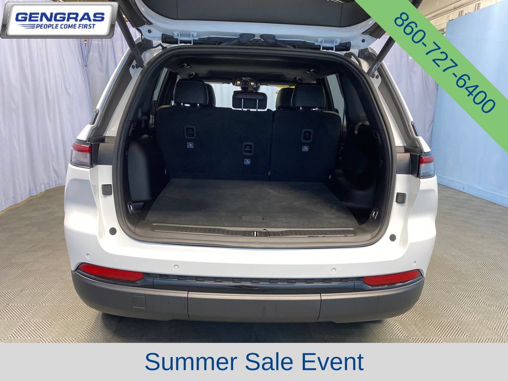 Used 2023 Jeep Grand Cherokee Altitude AWD/4WD image 35
