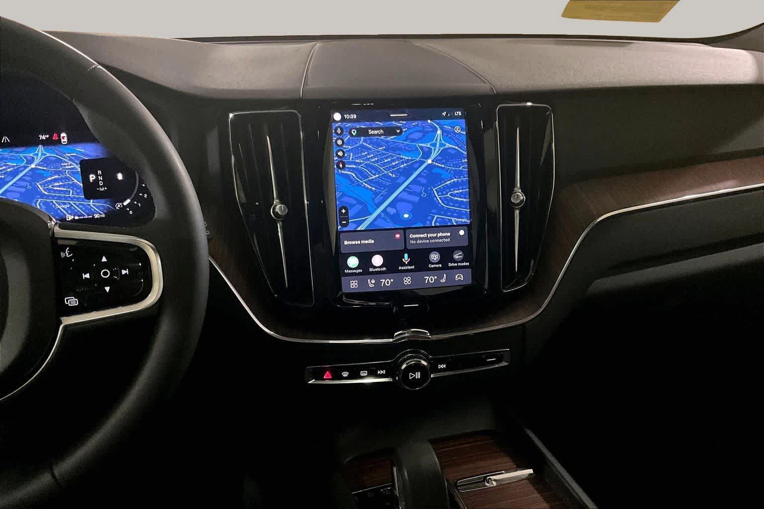 Used 2023 Volvo XC60 B5 Plus w/ Climate Package AWD/4WD image 6