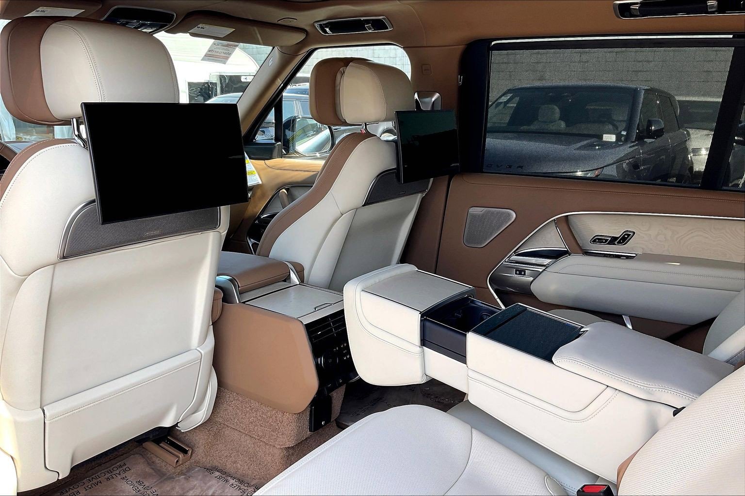 New 2026 Land Rover Range Rover SV AWD/4WD image 21