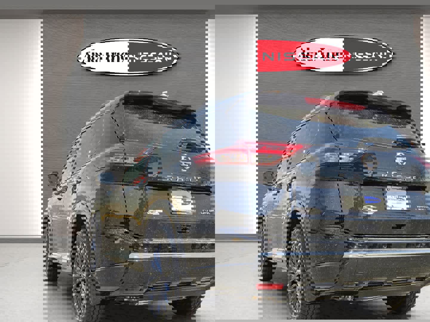 Used 2025 Nissan Rogue Platinum image 8