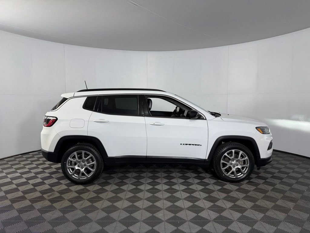Used 2022 Jeep Compass Latitude image 7